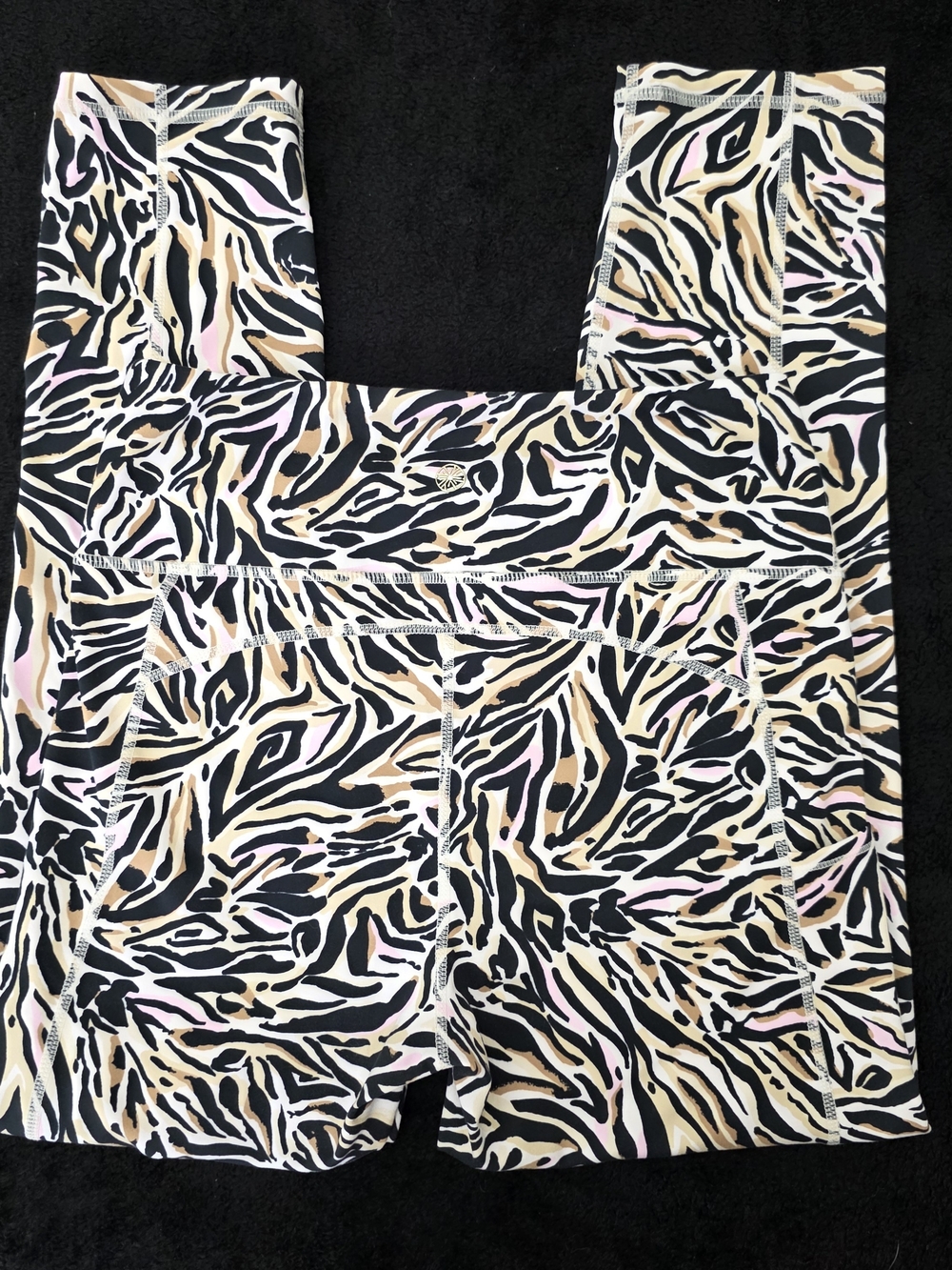 Lilly Pulitzer Luxletic Leggings In Animal Print - Picture 3 of 7